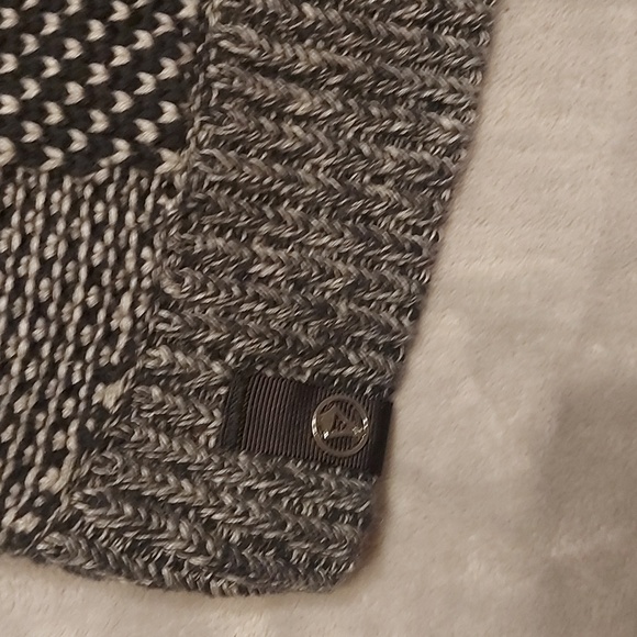 IVIVVA (by Lululemon) Sweater - Picture 6 of 6